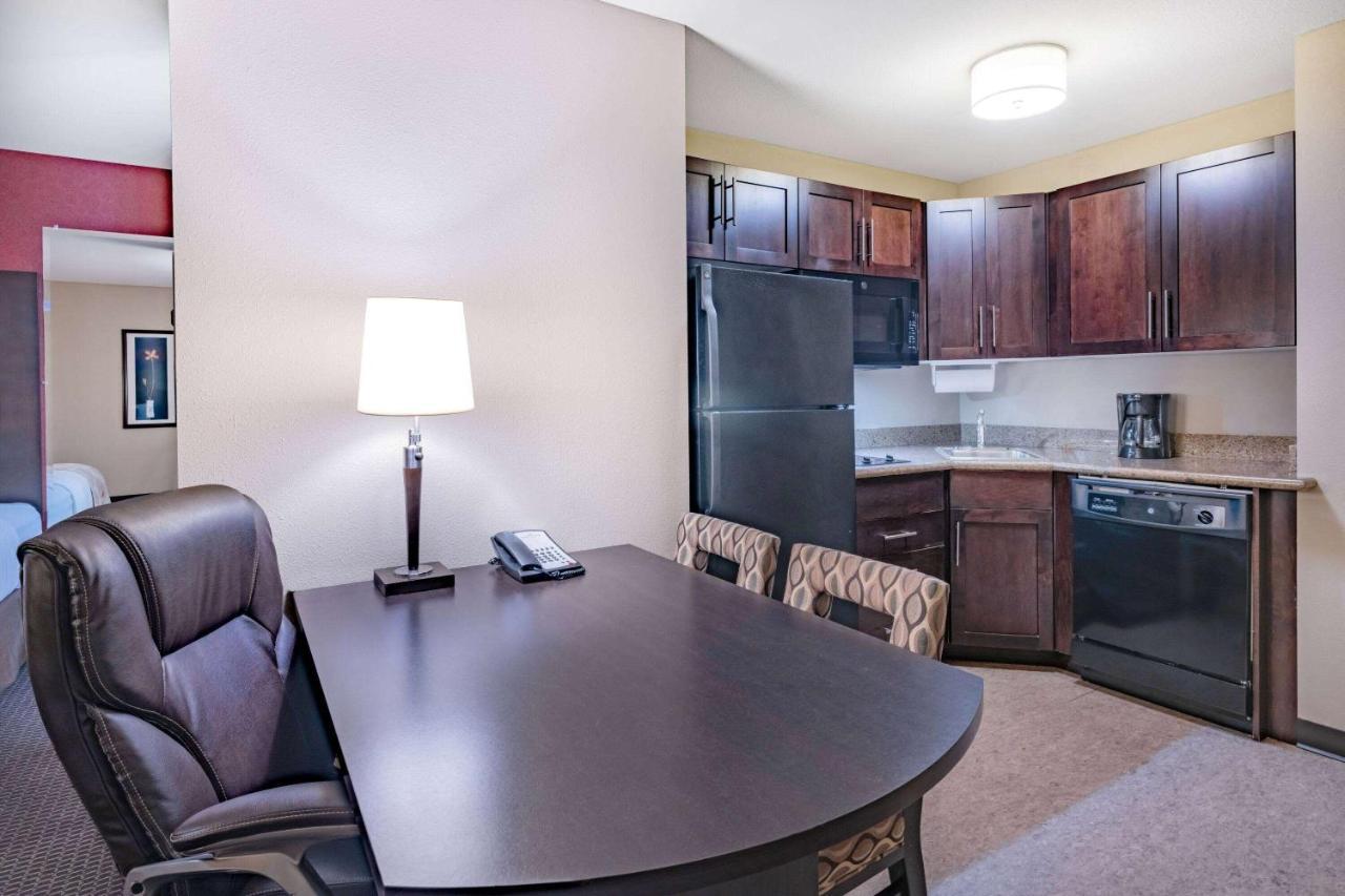 Hawthorn Suites By Wyndham Williston Extérieur photo