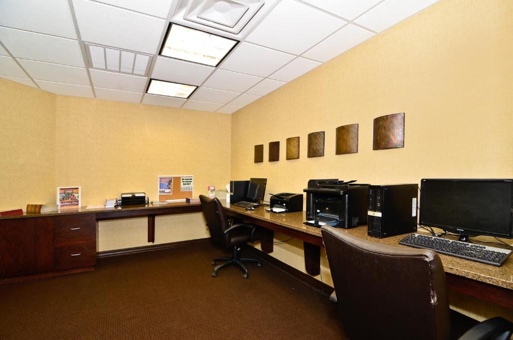 Hawthorn Suites By Wyndham Williston Extérieur photo